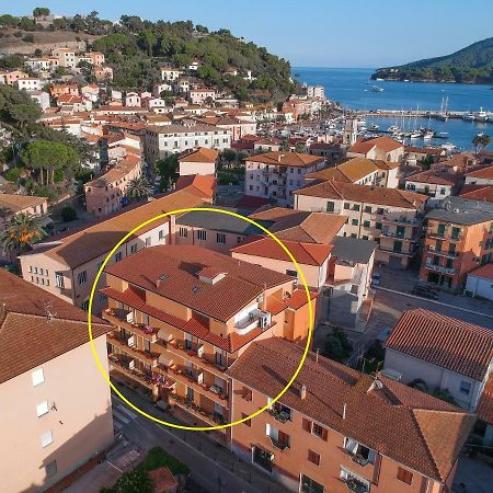 Hotel Due Torri Порто Адзуро Екстериор снимка