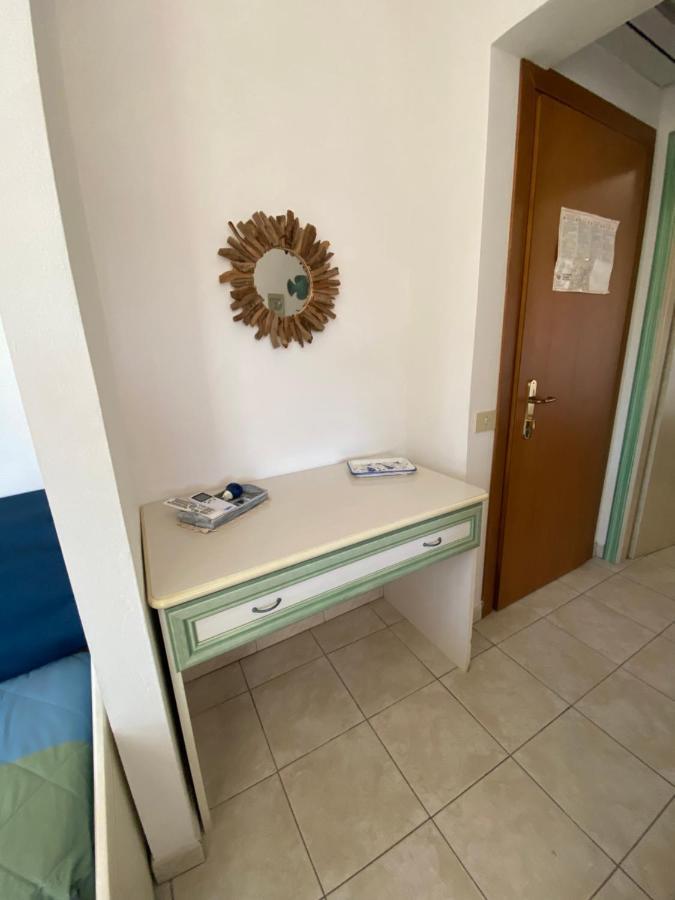 Hotel Due Torri Порто Адзуро Екстериор снимка