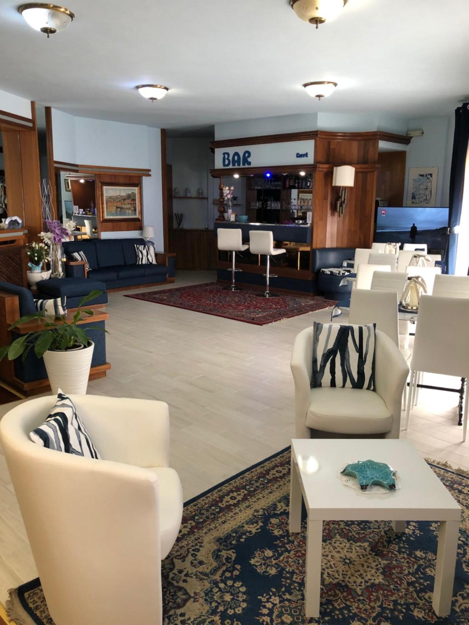 Hotel Due Torri Порто Адзуро Екстериор снимка