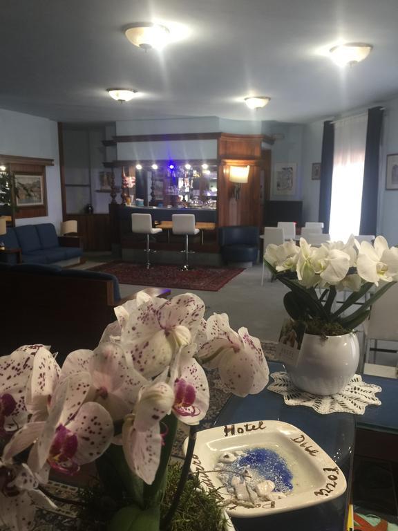 Hotel Due Torri Порто Адзуро Екстериор снимка