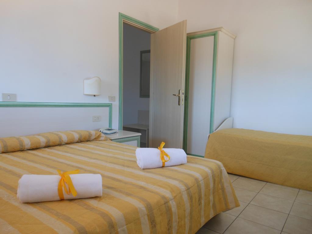 Hotel Due Torri Порто Адзуро Екстериор снимка