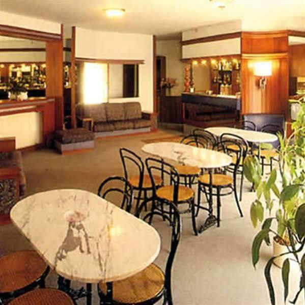 Hotel Due Torri Порто Адзуро Екстериор снимка