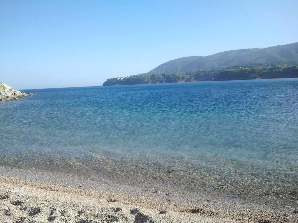 Hotel Due Torri Порто Адзуро Екстериор снимка
